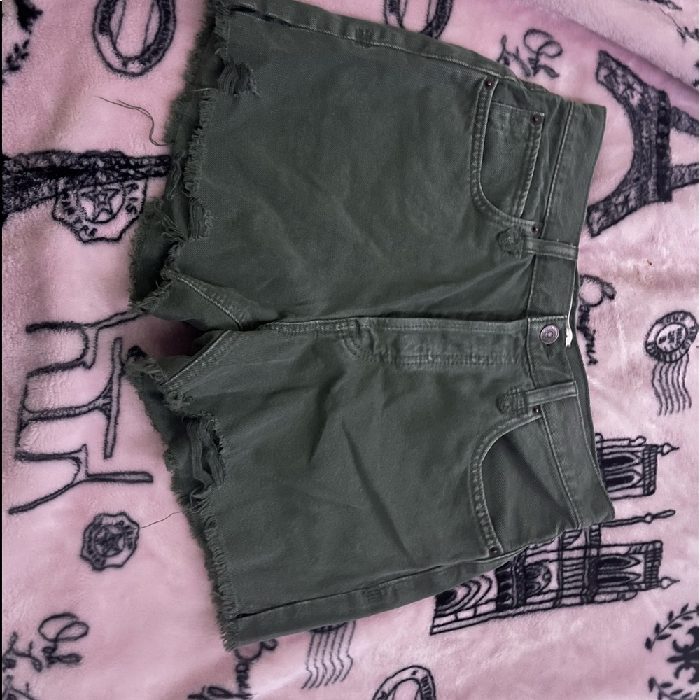 WE THE FREE  HIGHWAISTED DENIM SHORTS